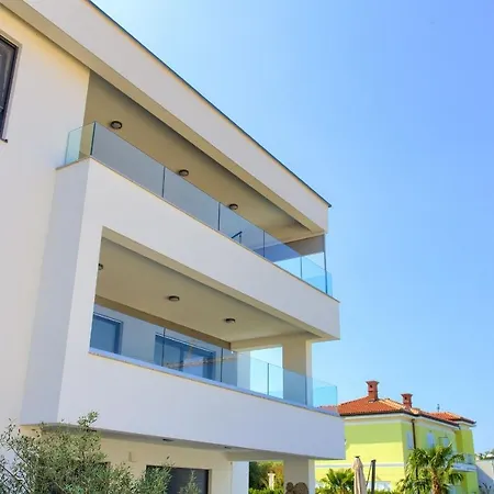 Crystal Aura 2 Apartment Malinska