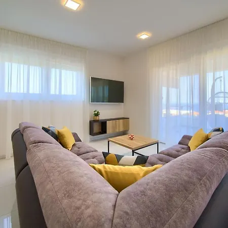 Crystal Aura 2 Apartment Malinska