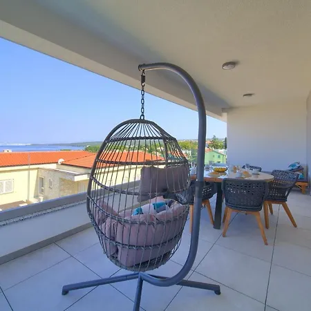 Crystal Aura 2 Apartment