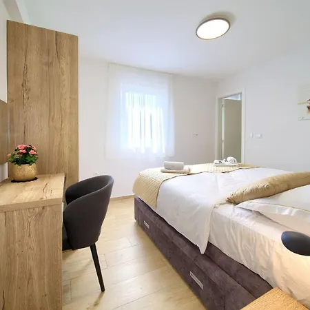 Crystal Aura 2 Apartment Malinska