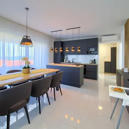 Crystal Aura 2 Apartment Malinska