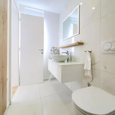 Crystal Aura 2 Apartment Malinska