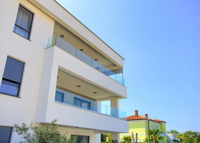 Crystal Aura 2 Apartment Malinska