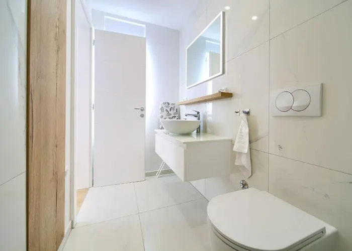 Crystal Aura 2 Apartment Malinska