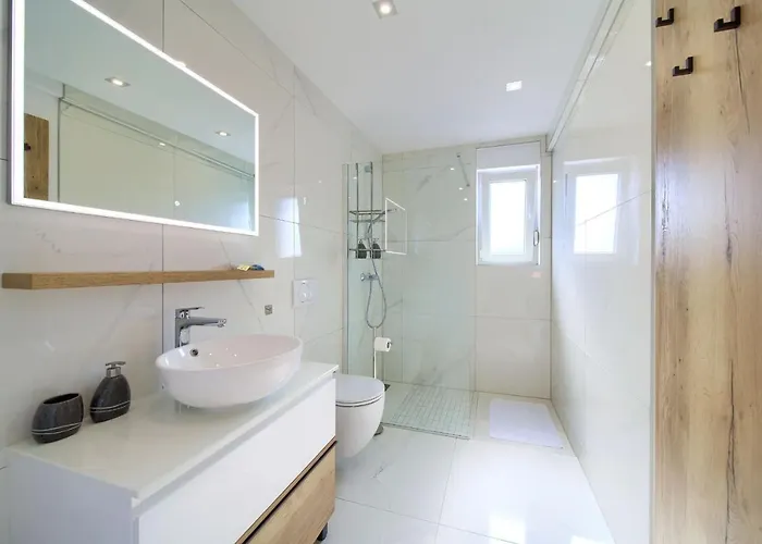 Crystal Aura 2 Apartment *