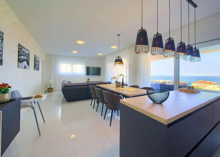 Crystal Aura 2 Apartment *