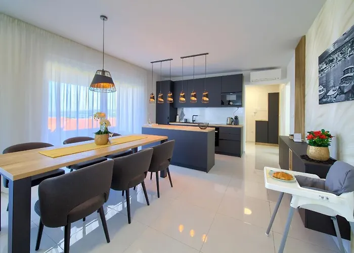 Crystal Aura 2 Apartment Malinska